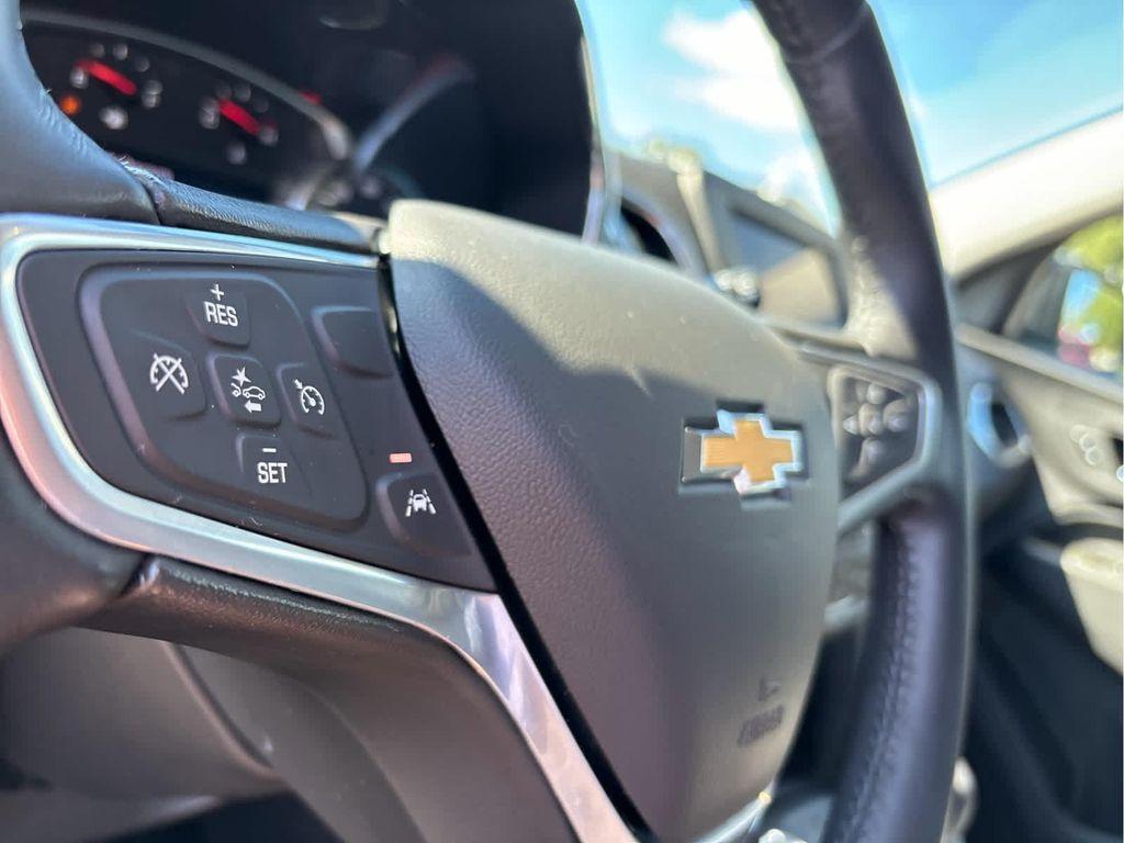 used 2022 Chevrolet Equinox car, priced at $23,937