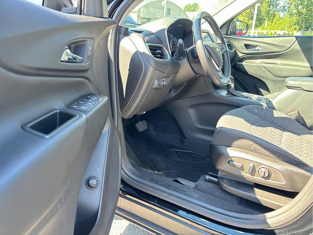 used 2022 Chevrolet Equinox car, priced at $23,937