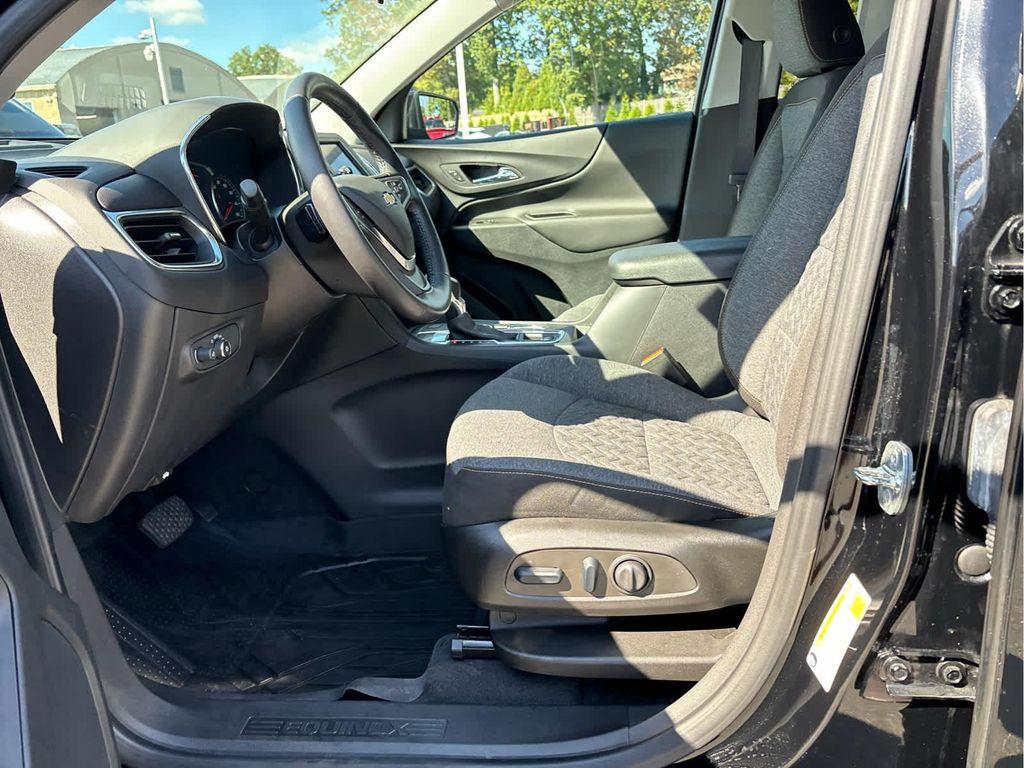 used 2022 Chevrolet Equinox car, priced at $23,937