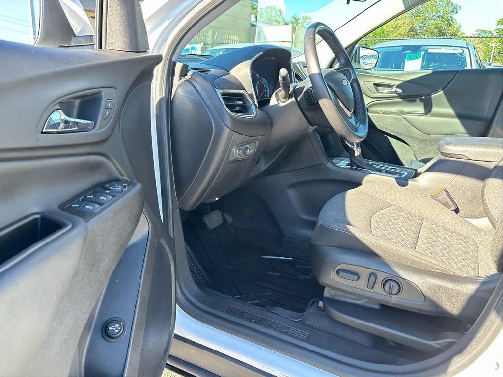 used 2022 Chevrolet Equinox car, priced at $22,937