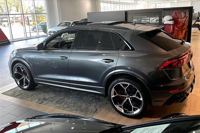 new 2025 Audi RS Q8 car, priced at $158,690