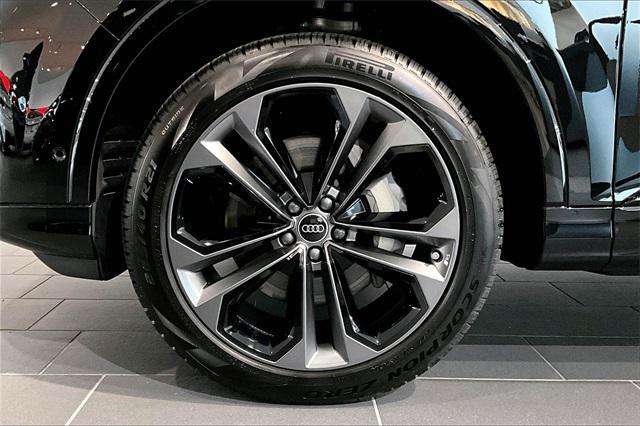 new 2025 Audi Q7 car, priced at $84,105