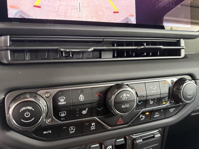 new 2025 Jeep Gladiator car, priced at $59,140