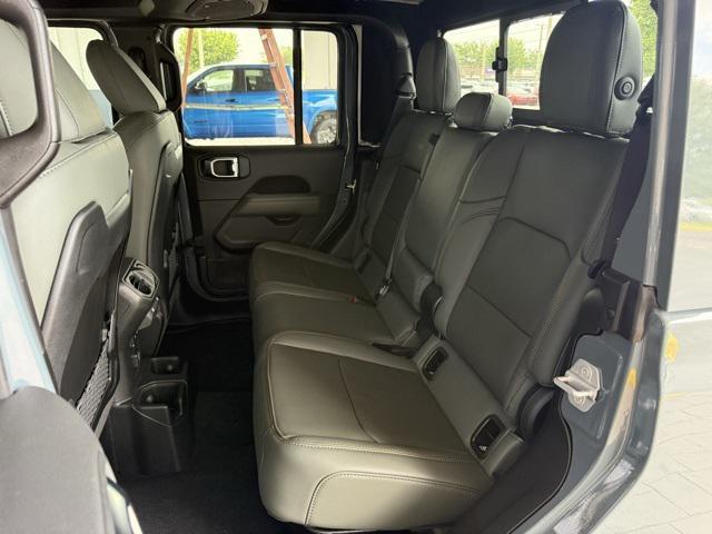 new 2025 Jeep Gladiator car, priced at $59,140