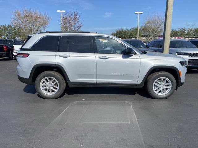 new 2025 Jeep Grand Cherokee car, priced at $35,900