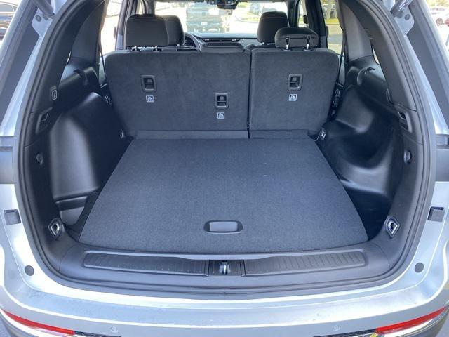 new 2025 Jeep Grand Cherokee car, priced at $35,900