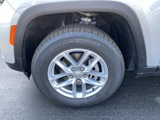new 2025 Jeep Grand Cherokee car, priced at $35,900