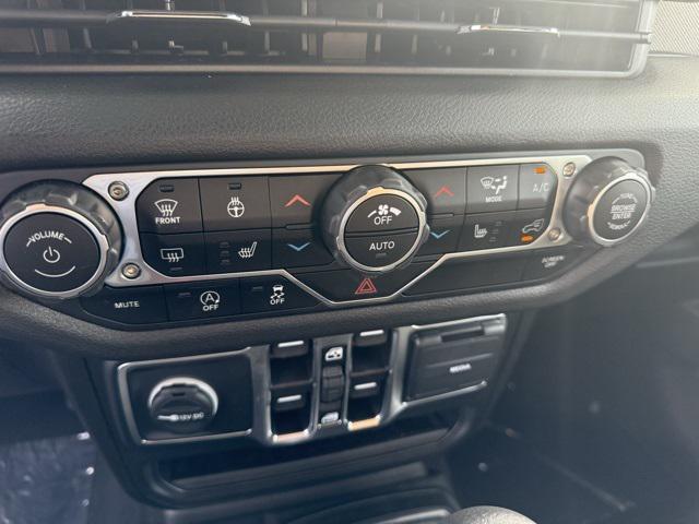 new 2025 Jeep Wrangler car, priced at $46,040