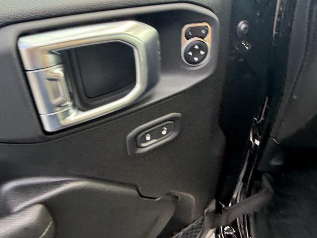 new 2025 Jeep Wrangler car, priced at $46,040