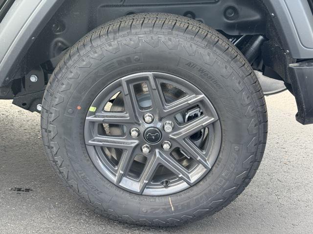 new 2025 Jeep Wrangler car, priced at $46,040