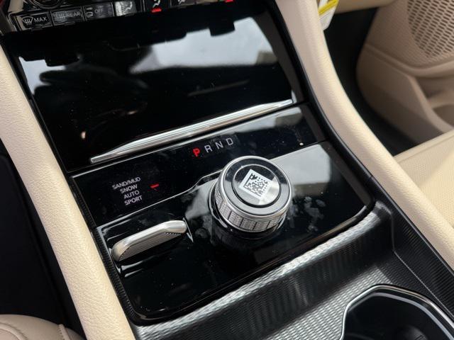 new 2025 Jeep Grand Cherokee car, priced at $45,988
