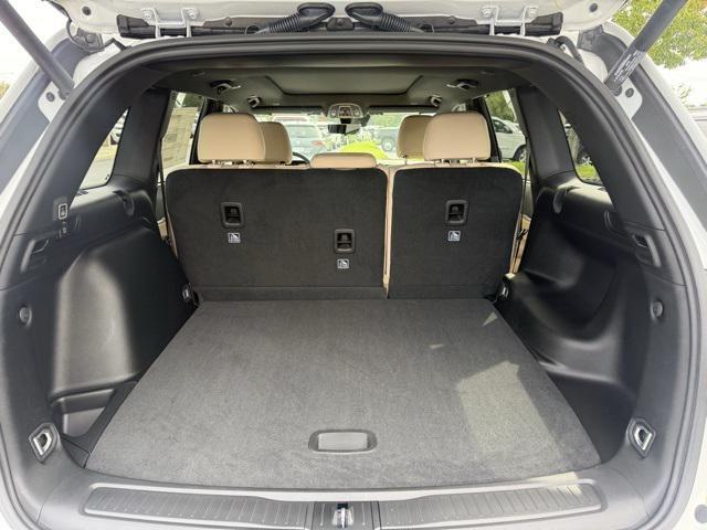 new 2025 Jeep Grand Cherokee car, priced at $45,988