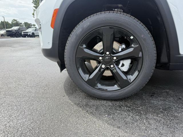 new 2025 Jeep Grand Cherokee car, priced at $45,988
