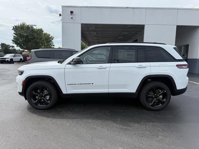 new 2025 Jeep Grand Cherokee car, priced at $45,988