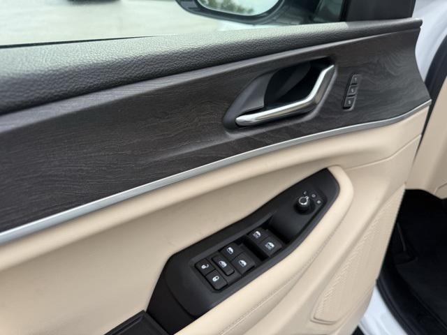 new 2025 Jeep Grand Cherokee car, priced at $45,988