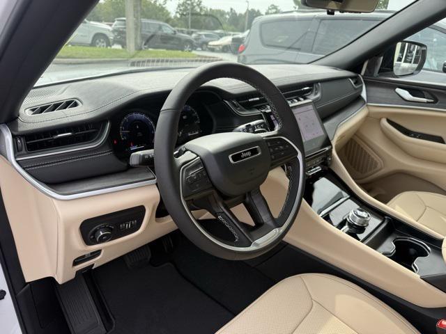 new 2025 Jeep Grand Cherokee car, priced at $45,988