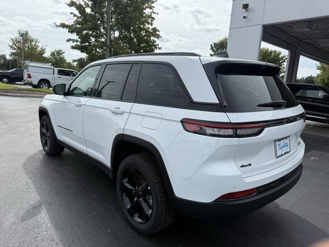 new 2025 Jeep Grand Cherokee car, priced at $45,988