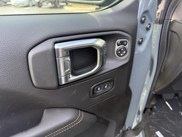 new 2025 Jeep Gladiator car, priced at $45,712