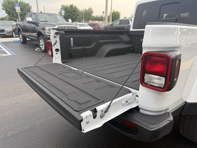 used 2025 Jeep Gladiator car, priced at $37,000
