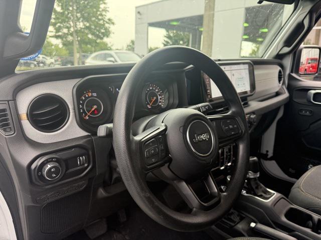used 2025 Jeep Gladiator car, priced at $37,000