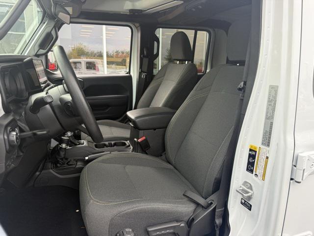 used 2025 Jeep Gladiator car, priced at $37,000