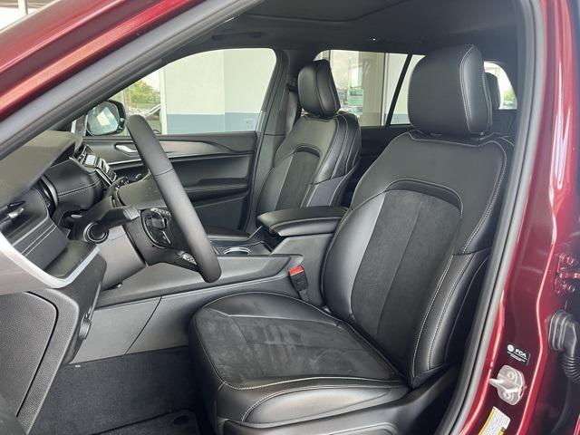 new 2025 Jeep Grand Cherokee car, priced at $42,075