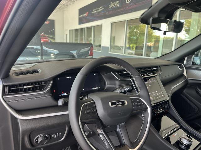 new 2025 Jeep Grand Cherokee car, priced at $42,075