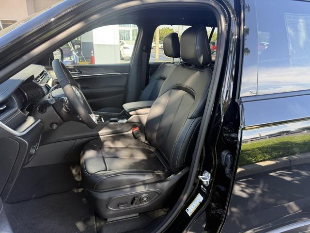new 2025 Jeep Grand Cherokee L car, priced at $49,735