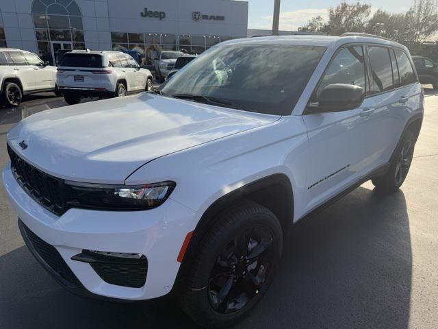 new 2025 Jeep Grand Cherokee car, priced at $47,365