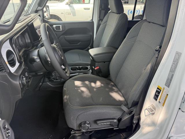 new 2025 Jeep Wrangler car, priced at $47,586