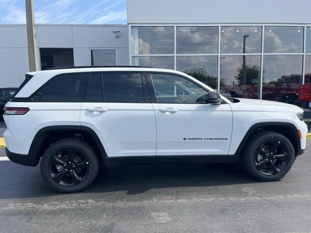 new 2025 Jeep Grand Cherokee car, priced at $41,880