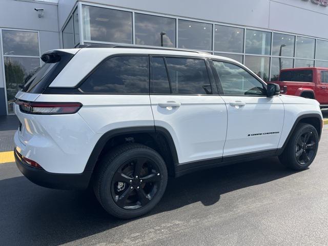 new 2025 Jeep Grand Cherokee car, priced at $41,880