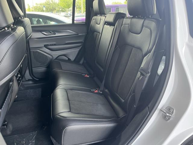 new 2025 Jeep Grand Cherokee car, priced at $41,880
