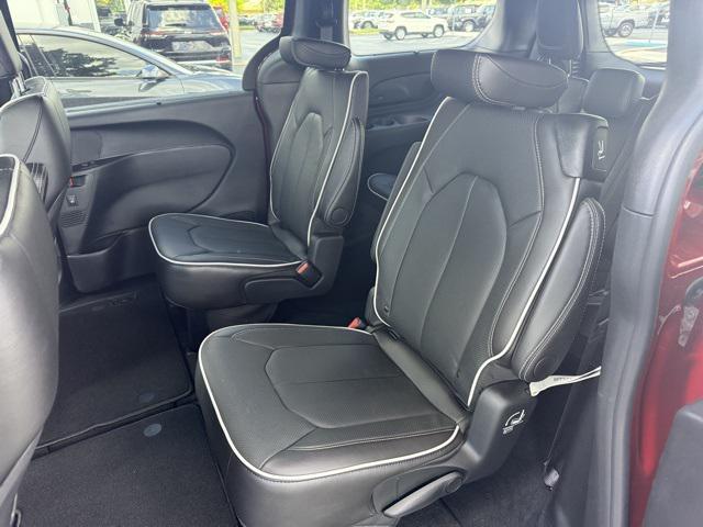 new 2025 Chrysler Pacifica car, priced at $45,826