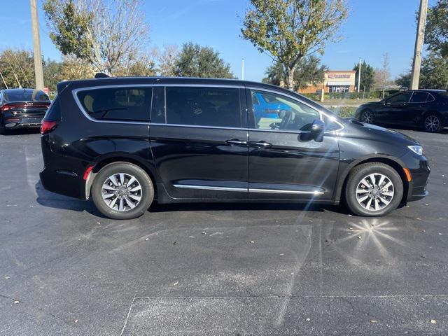 used 2023 Chrysler Pacifica Hybrid car, priced at $32,000