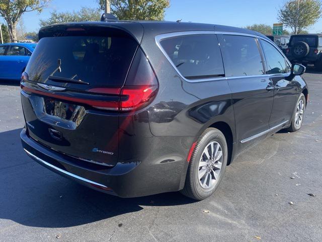 used 2023 Chrysler Pacifica Hybrid car, priced at $32,000