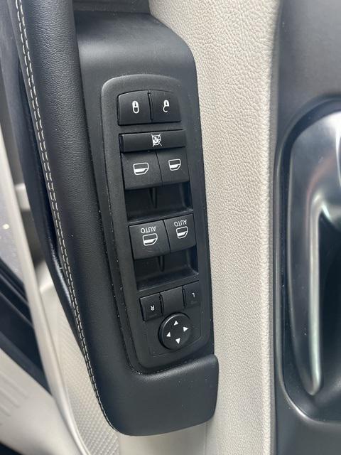 used 2023 Chrysler Pacifica car, priced at $22,885