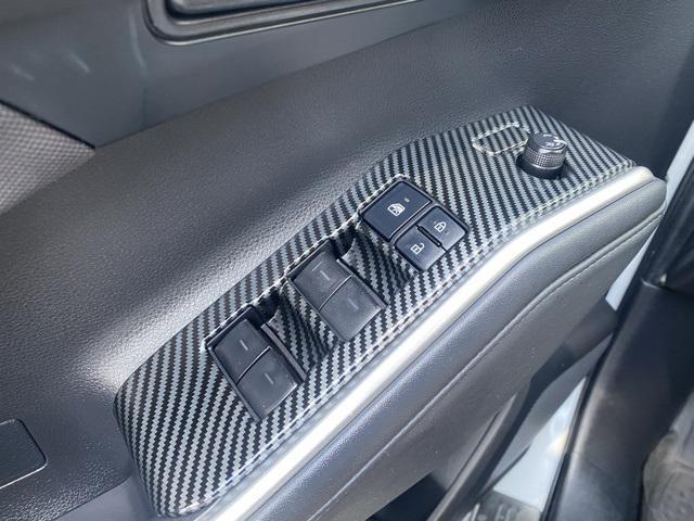 used 2022 Toyota Highlander Hybrid car, priced at $29,348