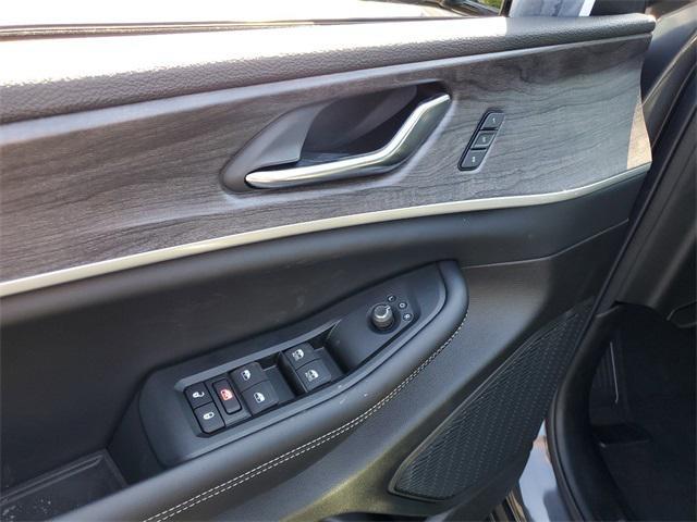 new 2024 Jeep Grand Cherokee car, priced at $41,900
