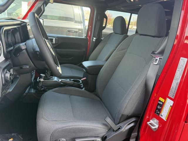 new 2025 Jeep Wrangler car, priced at $46,040