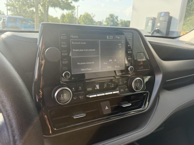 used 2020 Toyota Highlander car, priced at $22,055