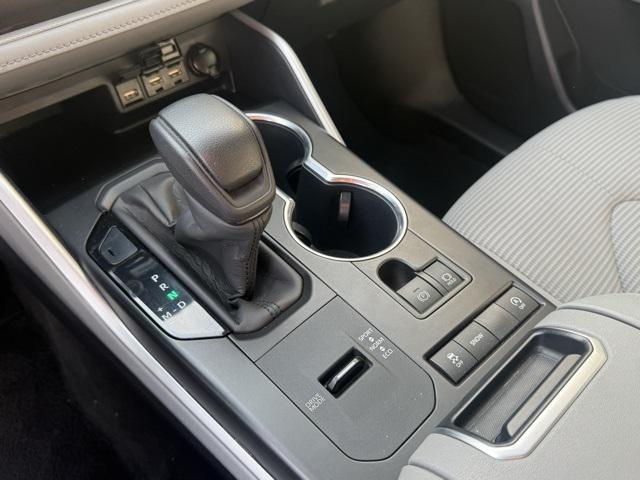 used 2020 Toyota Highlander car, priced at $22,055