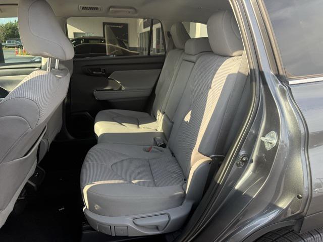 used 2020 Toyota Highlander car, priced at $22,055