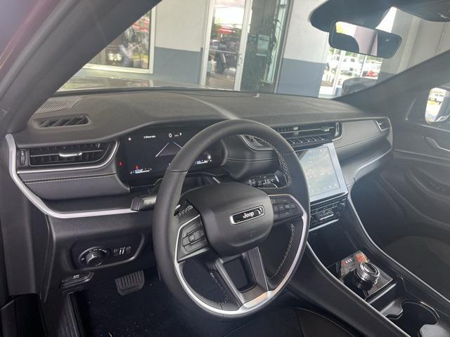 new 2025 Jeep Grand Cherokee car, priced at $42,475
