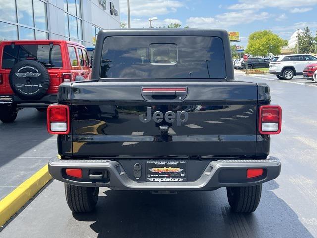new 2025 Jeep Gladiator car, priced at $40,900