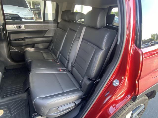 used 2024 Hyundai Santa Fe car, priced at $35,556