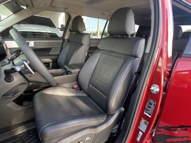 used 2024 Hyundai Santa Fe car, priced at $35,556