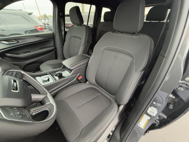 new 2025 Jeep Grand Cherokee car, priced at $38,720