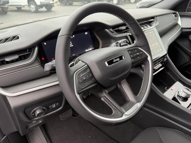 new 2025 Jeep Grand Cherokee car, priced at $38,720