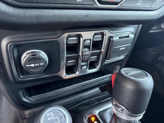 new 2025 Jeep Gladiator car, priced at $48,193